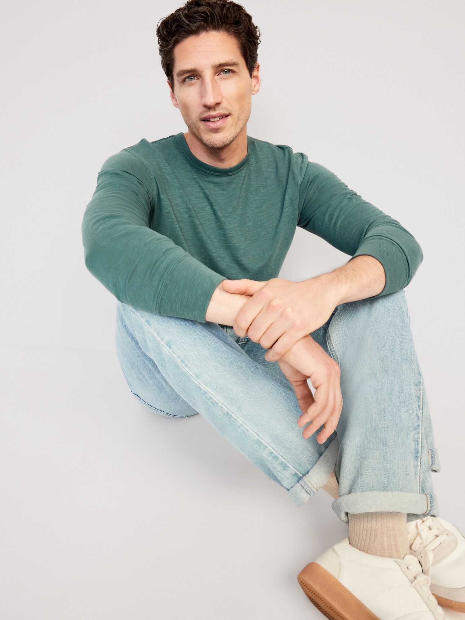 Soft-Washed Long-Sleeve Curved-Hem T-Shirt for Men | Old Navy