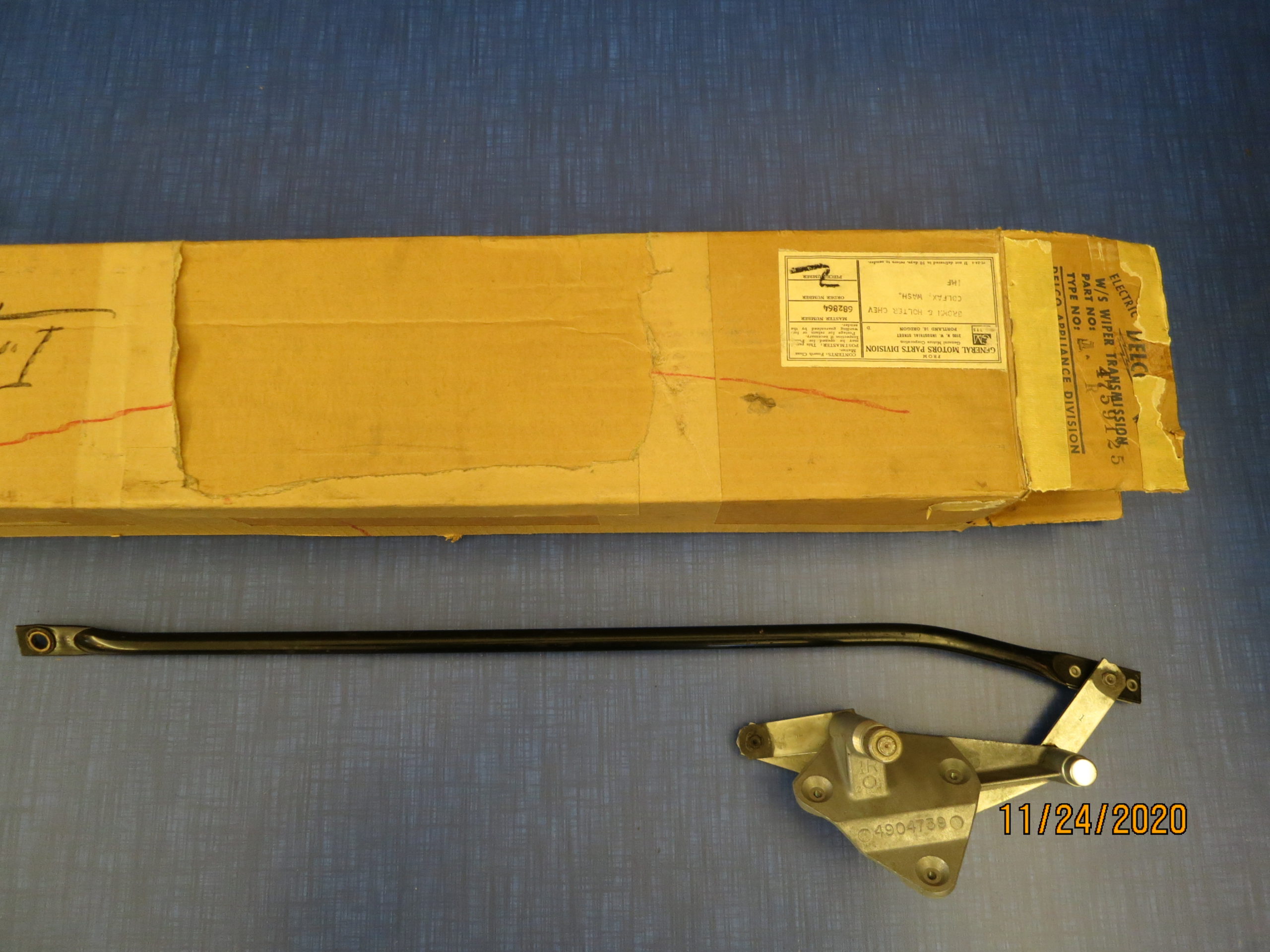 1959 1960 General Motors NOS Right Hand Windshield Wiper Transmission