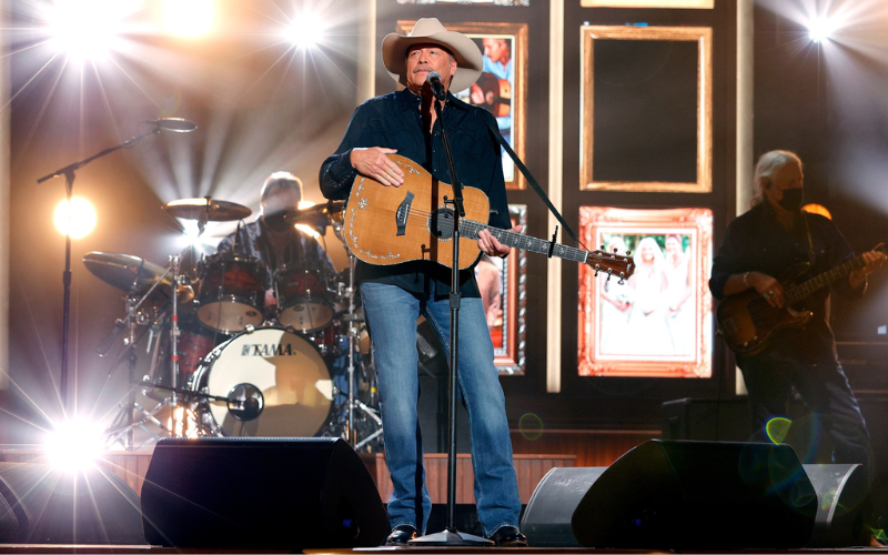 11 Most Famous Male Country Singers Of The 1990s