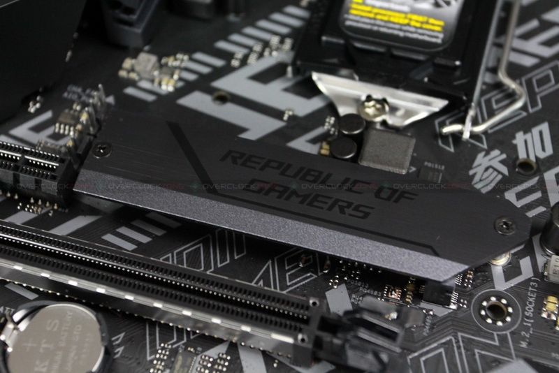 ในส่วนของ M.2 Heatsink ที่มีการบ่งบอกความเป็น ROG อย่างชัดเจนและสวยงาม