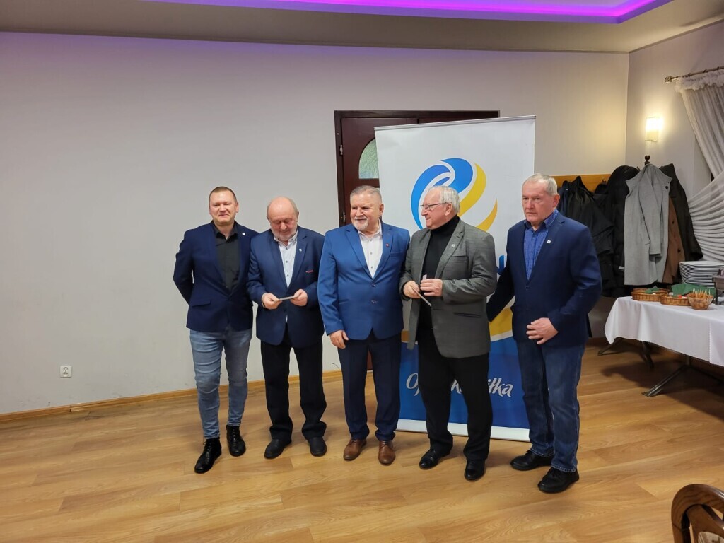 Lokalni liderzy docenieni przez OZPN! Urząd Miejski w Oleśnie