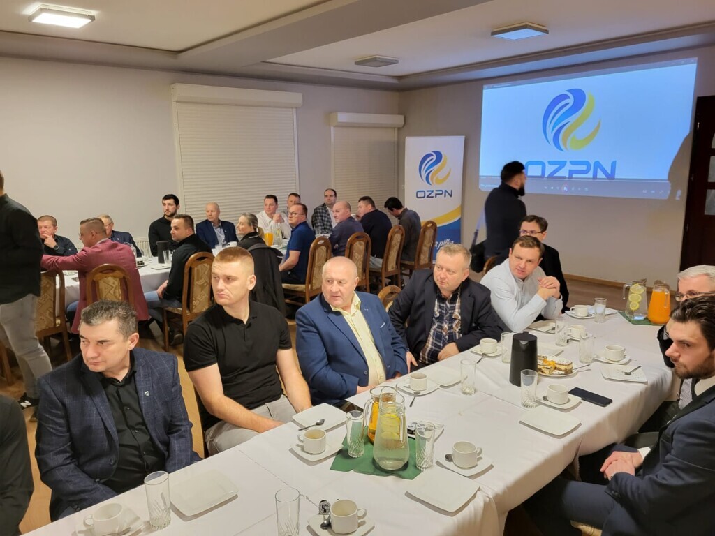 Lokalni liderzy docenieni przez OZPN! Urząd Miejski w Oleśnie