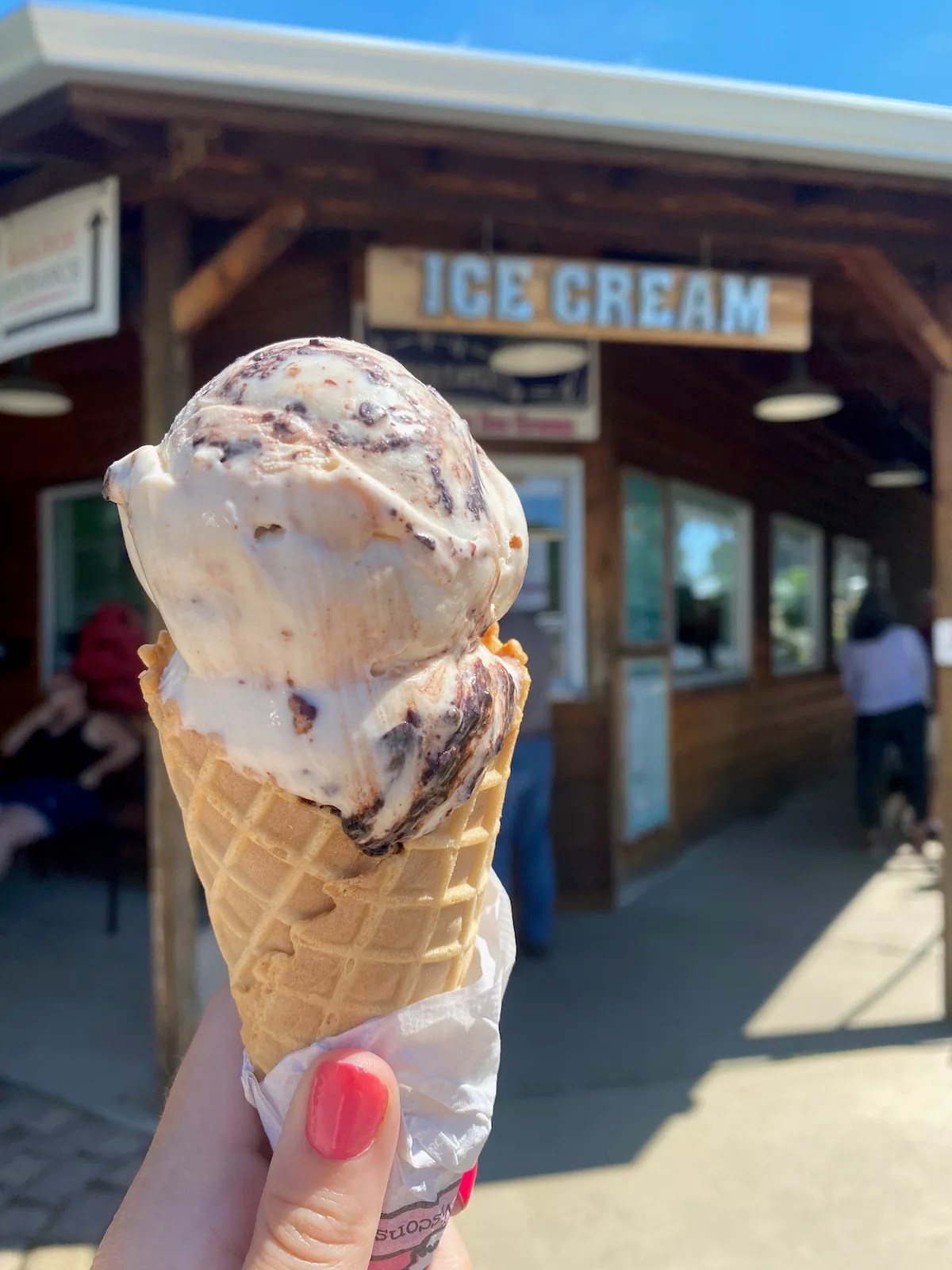 8 Amazing Places to Eat in Casey, Illinois