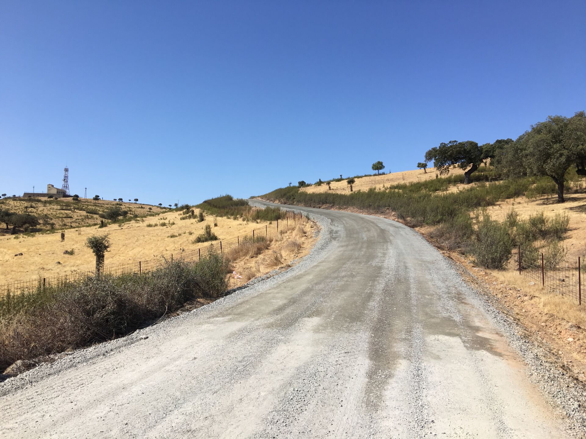 CONCLUYEN LAS OBRAS DE MANTENIMIENTO Y CONSERVACIÓN DEL CAMINO QUE UNE