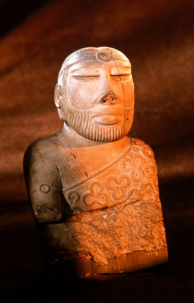 Antiques INDUS VALLEY PRIESTKING Mohenjo Daro 2500 BC stone statue