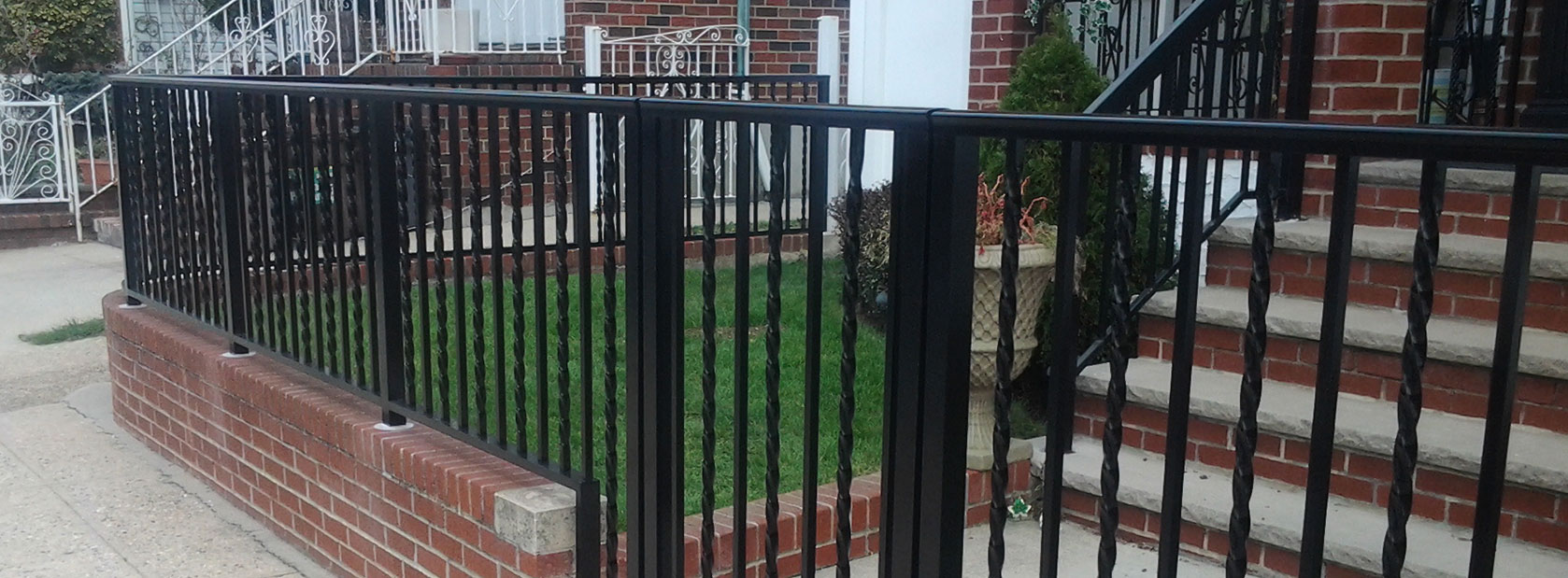 Residential & Commercial NYC Fence Installation, Gates, and Raiings