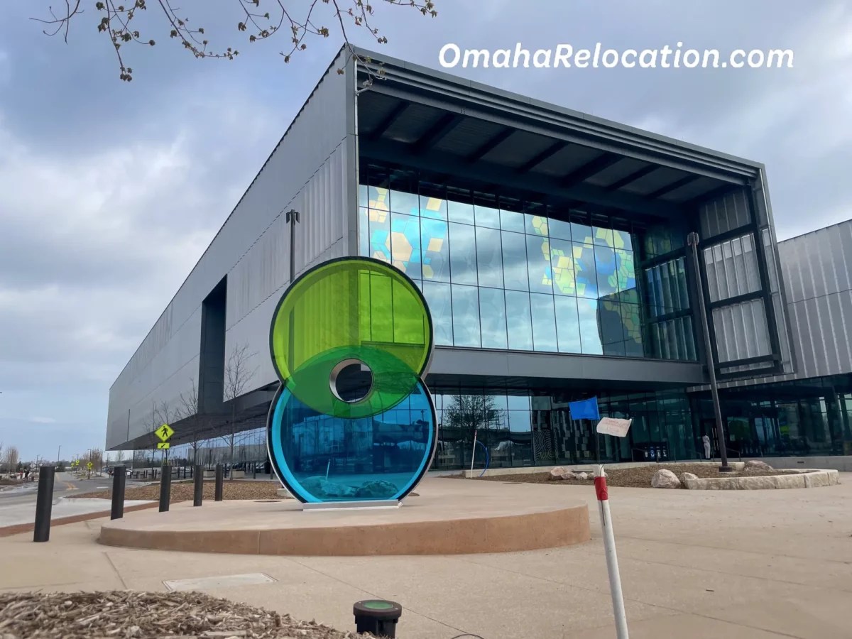 Guide to Kiewit Luminarium in Omaha (2023)