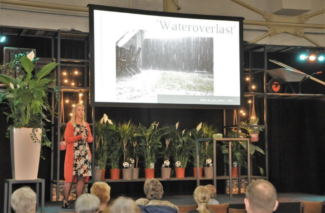 In de media Om de tuin leiden