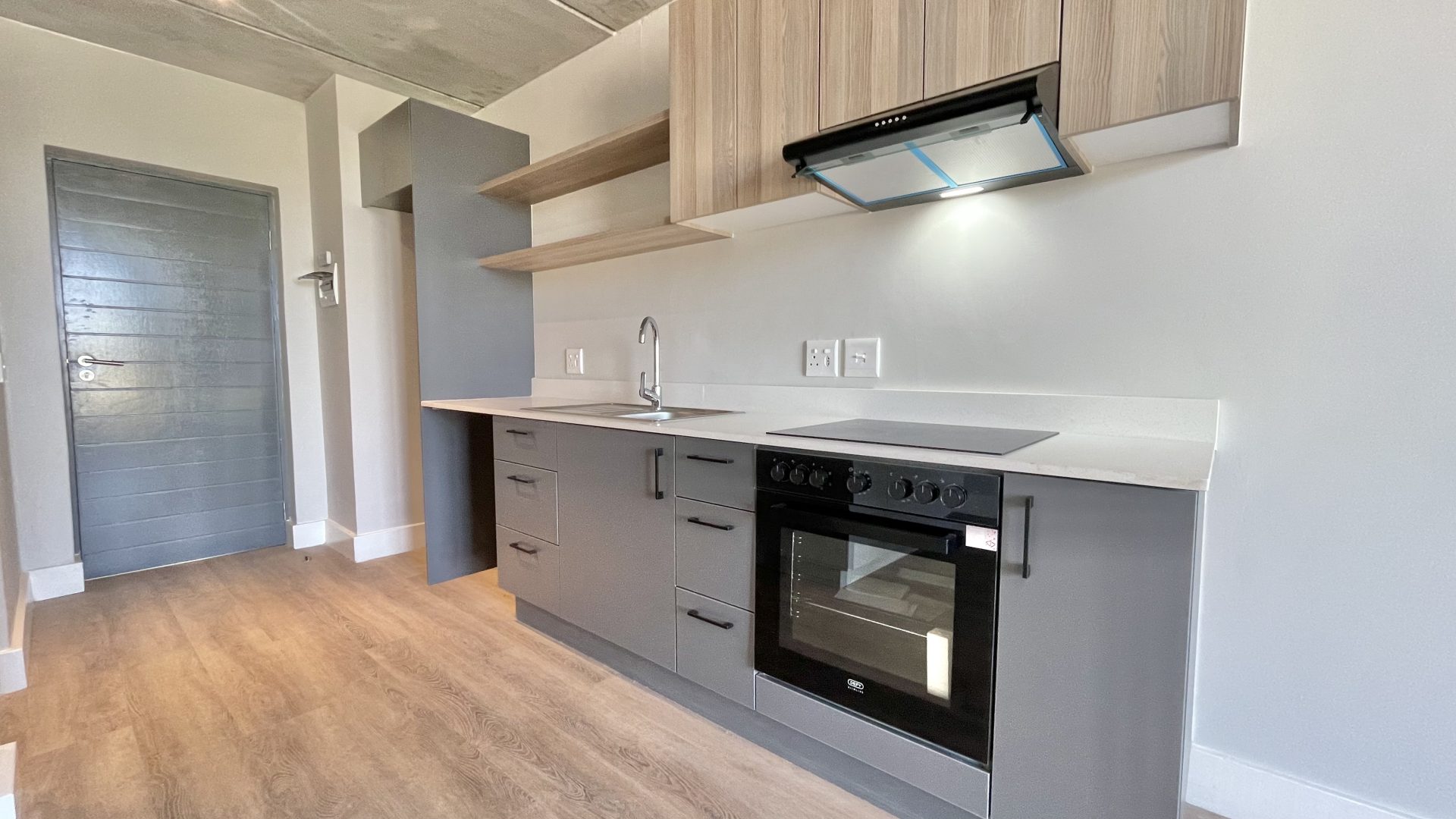 STUDIO APARTMENT Silvermine, Conradie Park, Pinelands Omega