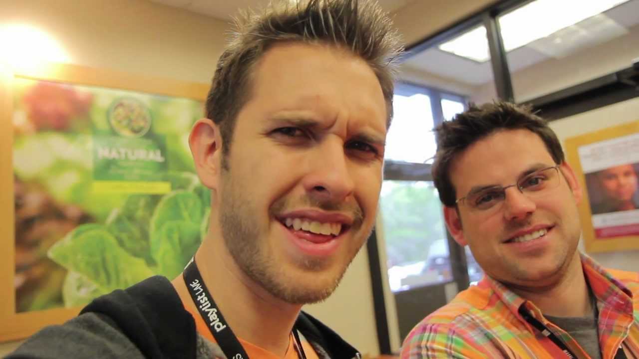 OMG, he's naked (and making Jesus blush): Christian family vlogger Austin Null - OMG.BLOG