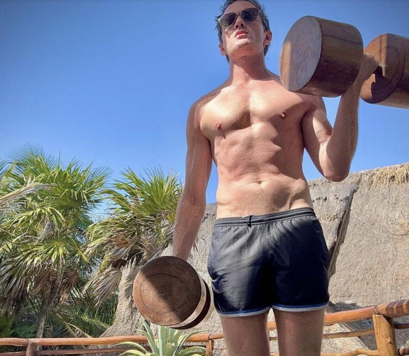 OMG, have you heard: Neil Patrick Harris gets pumped - OMG.BLOG