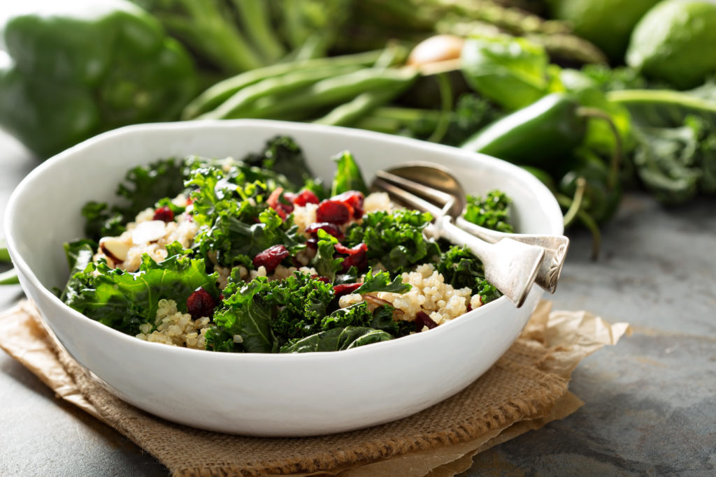 Salade quinoa et chou kale Omkamala