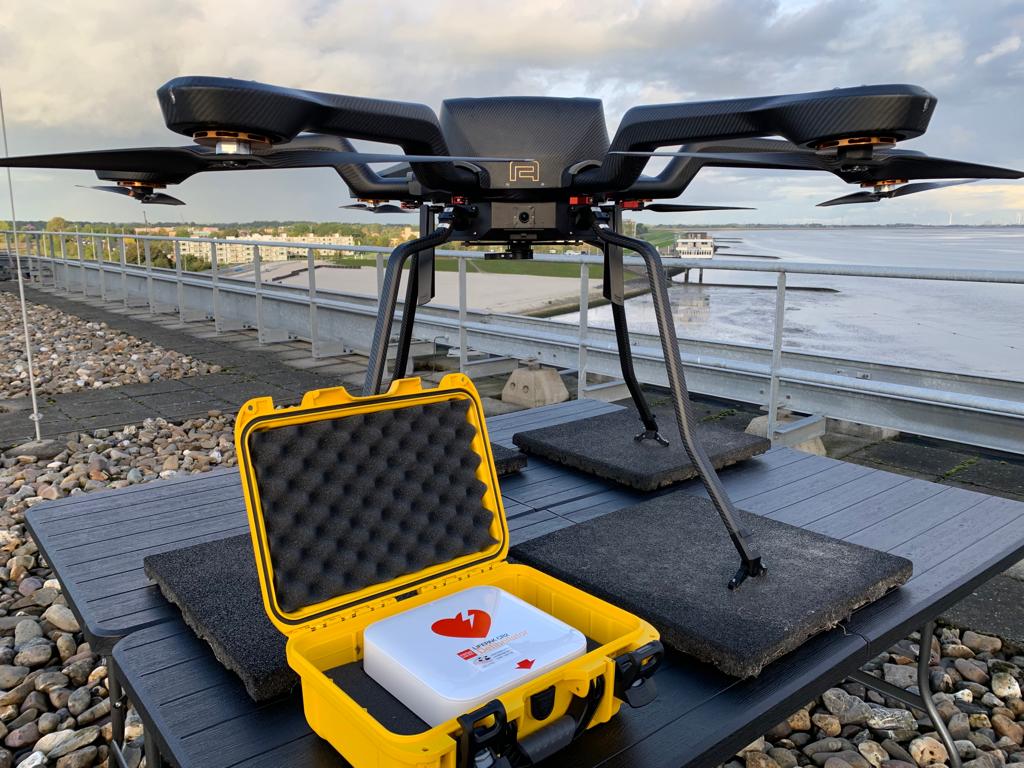 FLIGHT CREW OMNIDRONES INGEZET BIJ AED DRONE DELIVERY PROJECT OmniDrones