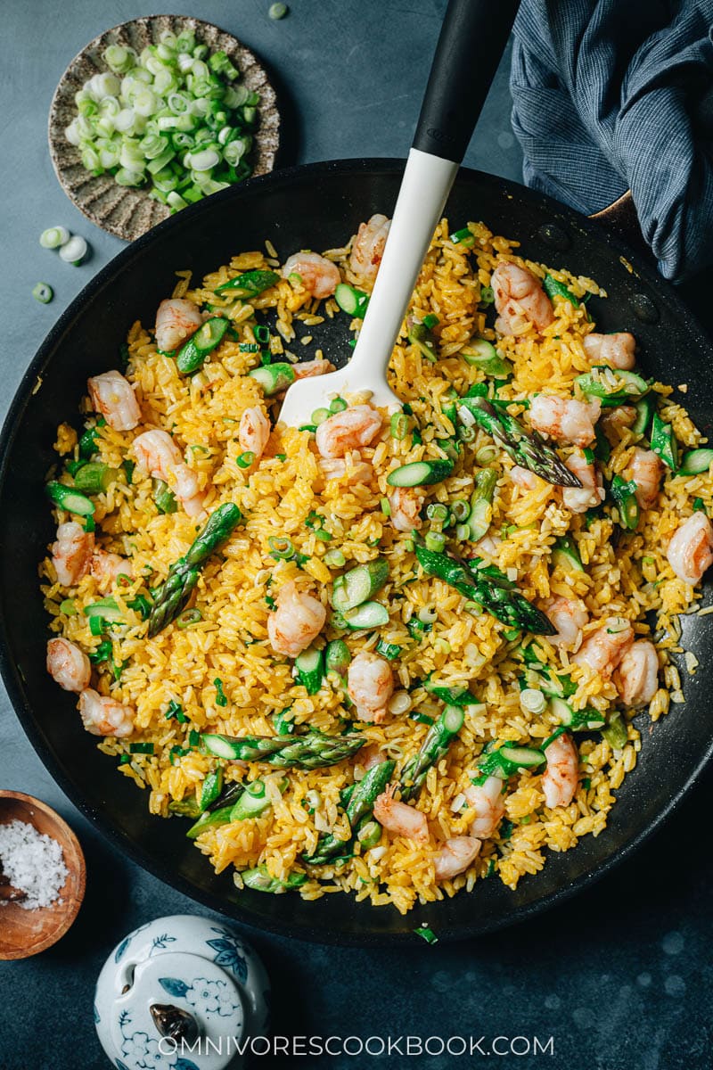 Golden Fried Rice (黄金炒饭, Huang Jin Chao Fan)