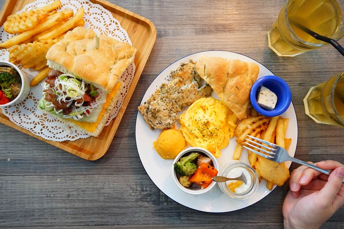 【新北永和早午餐】一起吃 eat Together || 頂溪站早午餐＂超好吃鹹豬肉佛卡夏