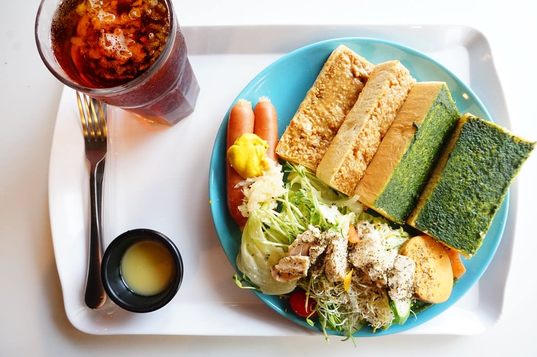 【台北中正早午餐】丘比手作土司早午餐 || 捷運善導寺站＂ 超大份量厚片吐司＂手作花生醬