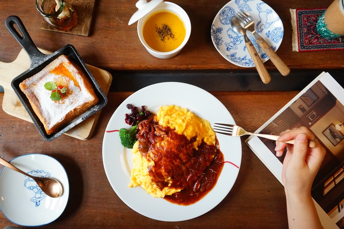 【高雄鼓山美食】好聚所 Hiraeth Cafe || 歐風下午茶＂滑嫩蛋包飯＂鑄鐵法式吐司
