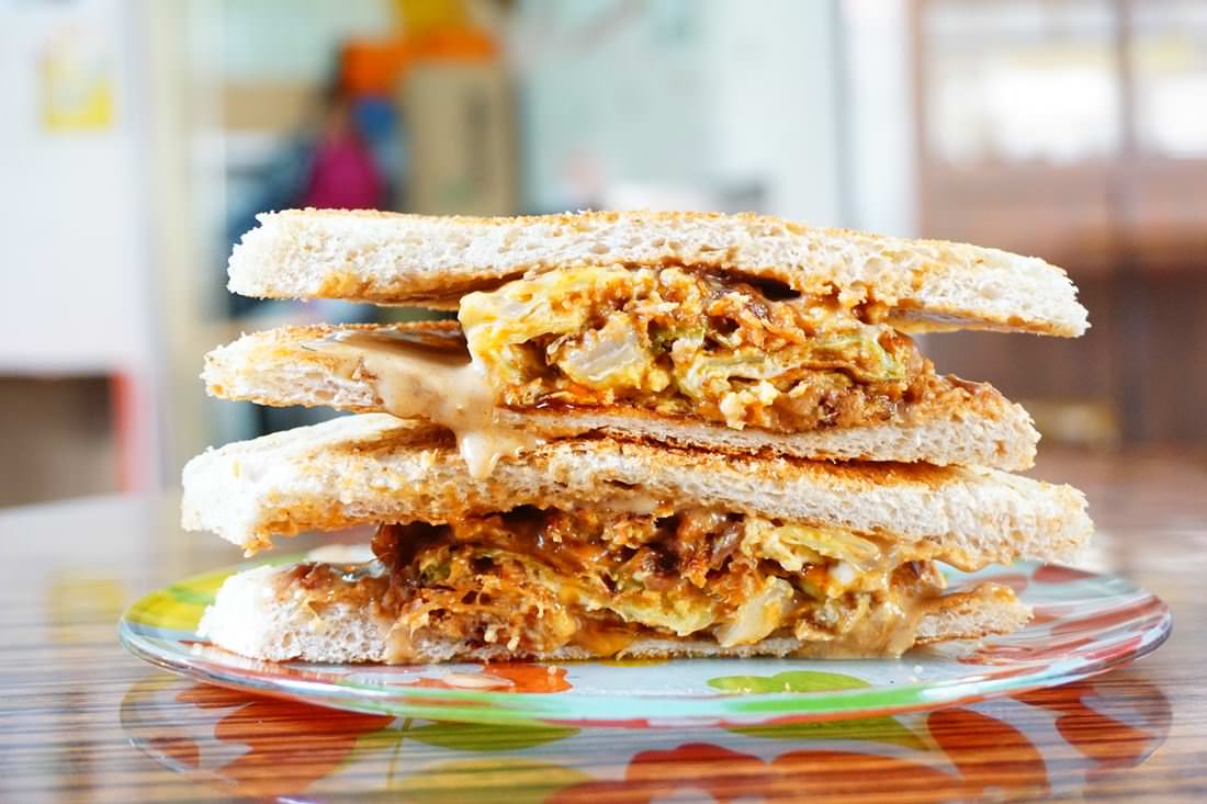 【香港中環美食】裕興大排檔 || 中環超限量早餐＂坐等一小時也要吃!!