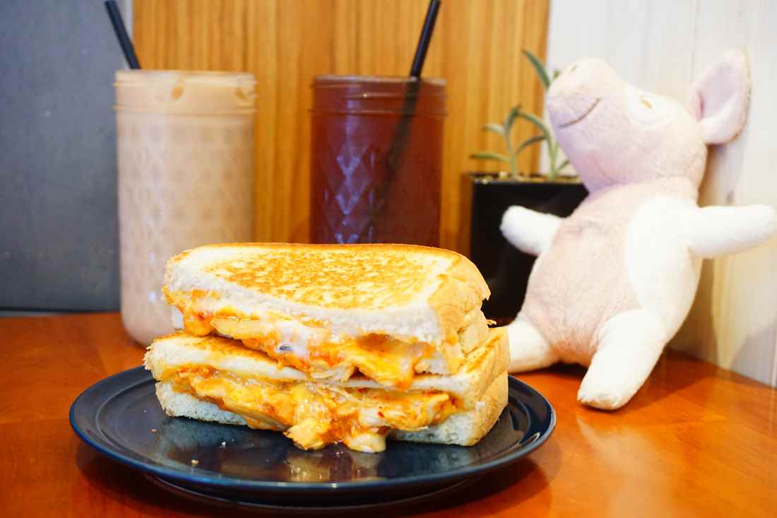 【新北板橋早午餐】Lazy Pig 懶豬 三明治 || 捷運新埔站＂爆漿板煎吐司