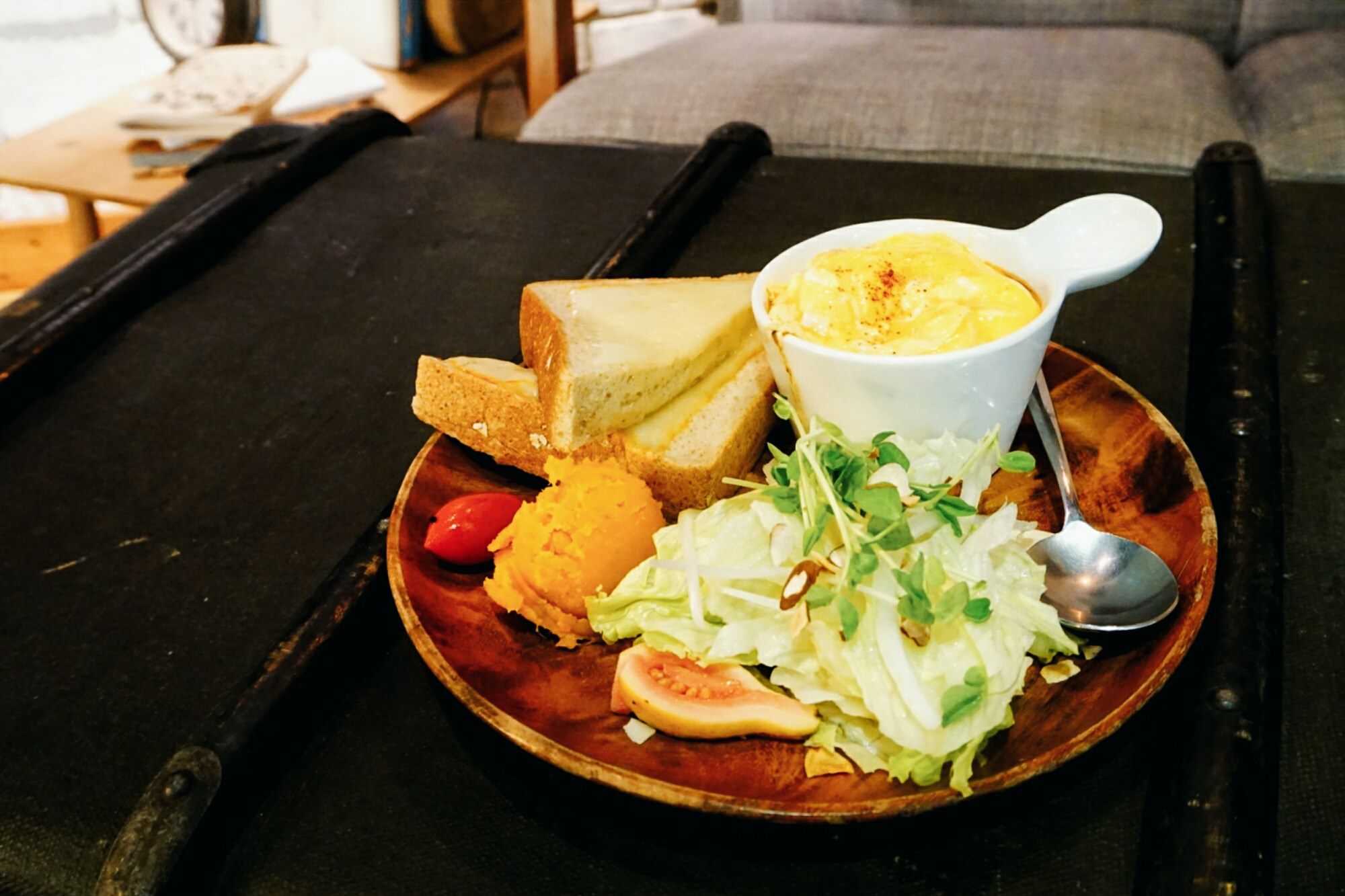 【台北中正早午餐】hi, 日楞 (更名山屋野室) || 捷運台電大樓站＂師大巷弄插座咖啡館