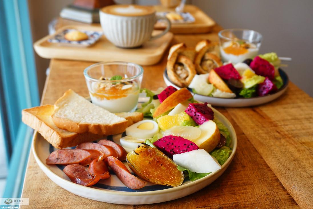 【高雄左營早午餐】Hoping caf’e 厚皮咖啡 || 蓮池潭周邊＂平價不限時溫馨咖啡館