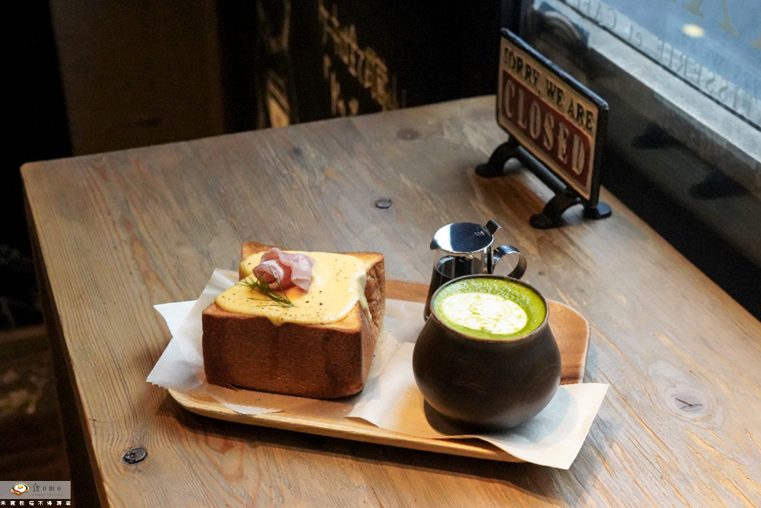 【日本東京】10 DIXANS || 千代田區咖啡散步＂爵士工業風咖啡館＂抹茶拿鐵拉花