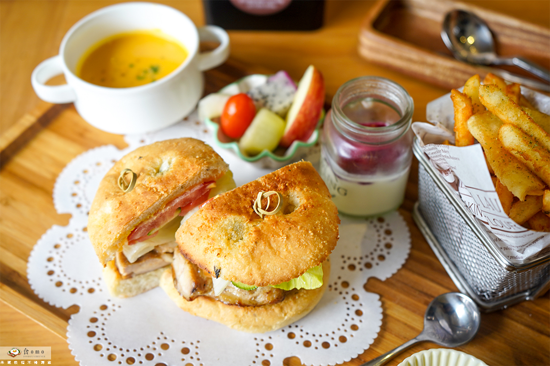 【高雄鼓山美食】Rowling Cafe 琳咖啡 || 高雄美術館周邊＂豐富高CP值早午餐＂微解封可內用