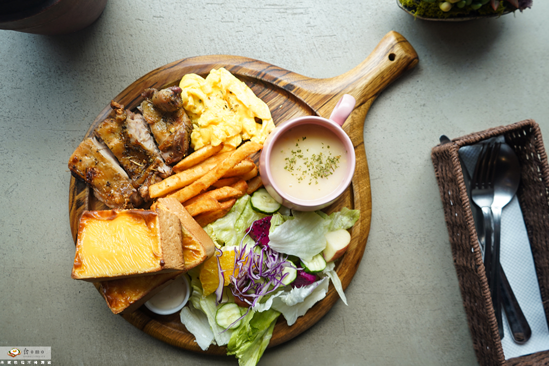 【高雄楠梓美食】un cafe || 高雄都會公園周邊＂高CP值大份量早午餐＂起司吐司好好吃！