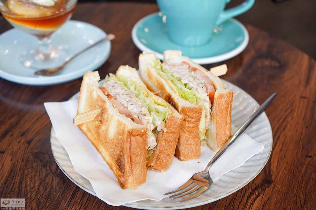 【高雄三民早午餐】臥龍咖啡工作室 || 高醫周邊＂冠軍咖啡烘焙