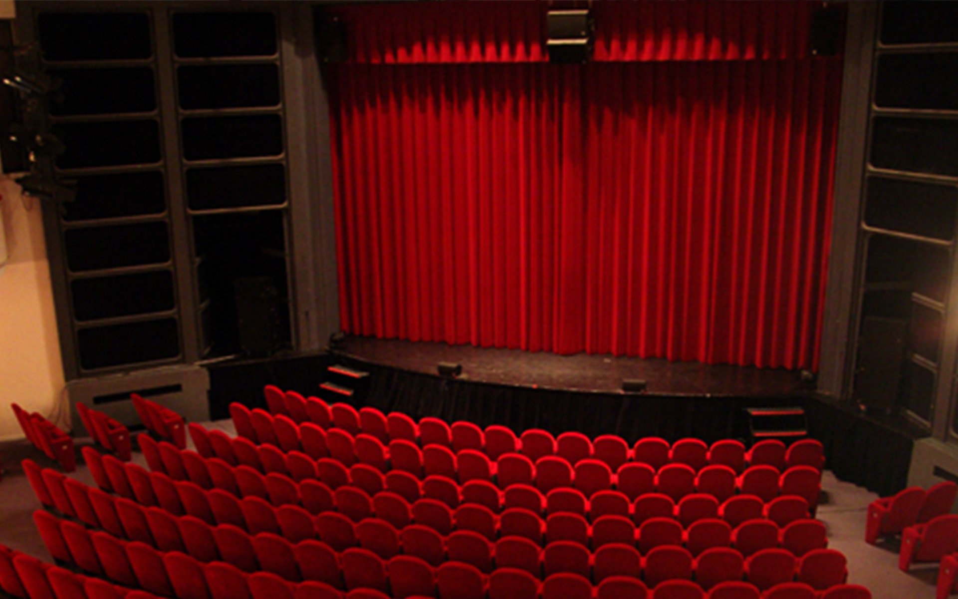 FR Velvet for Theatre Curtains Ompile Fine Velvets