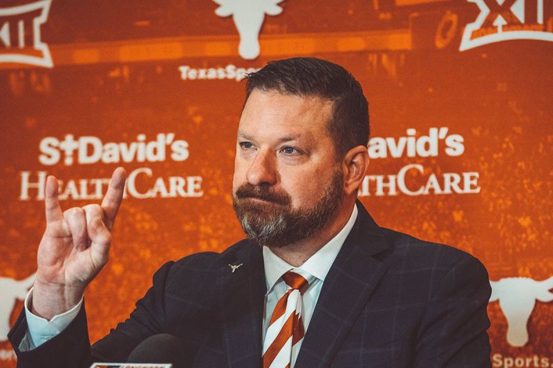 chris beard net worth salary and contract - Ilustrasi 2
