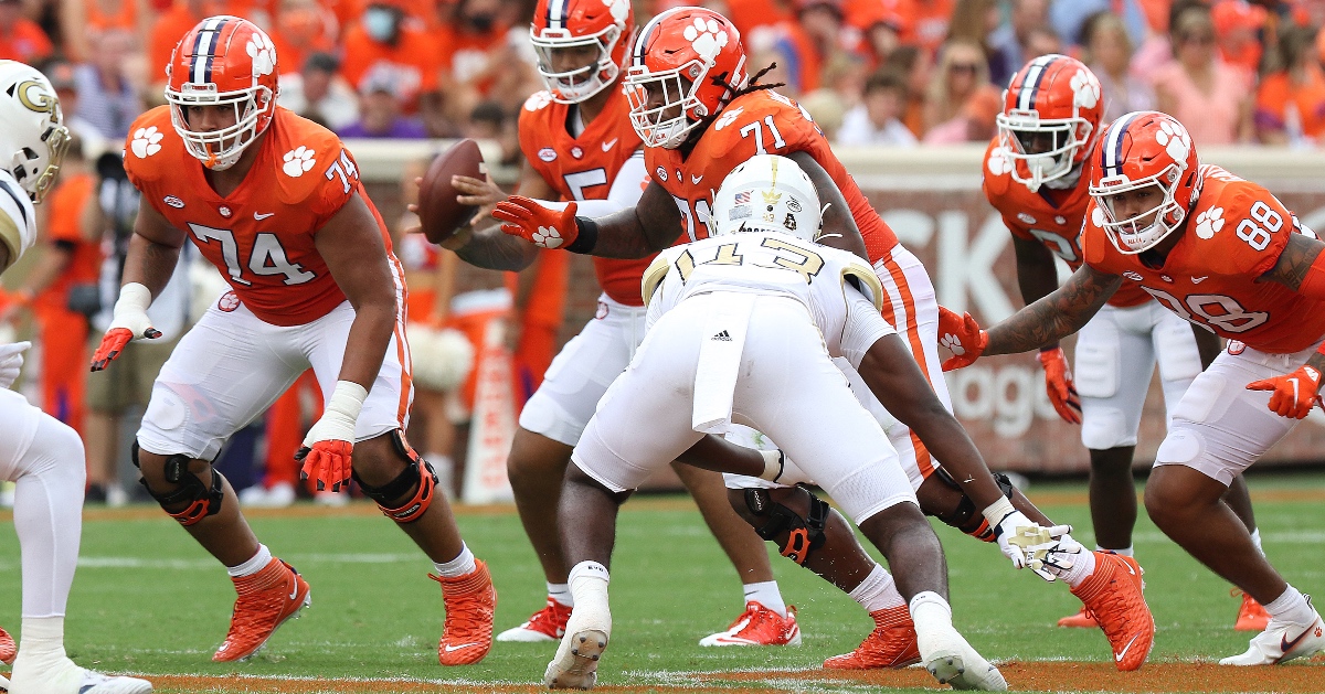 Jordan McFadden on new offensive line coach Thomas Austin We'll