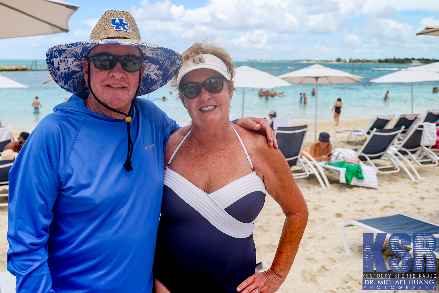 Kentucky fans in the Bahamas want a Smile Spotlight Gallery On3