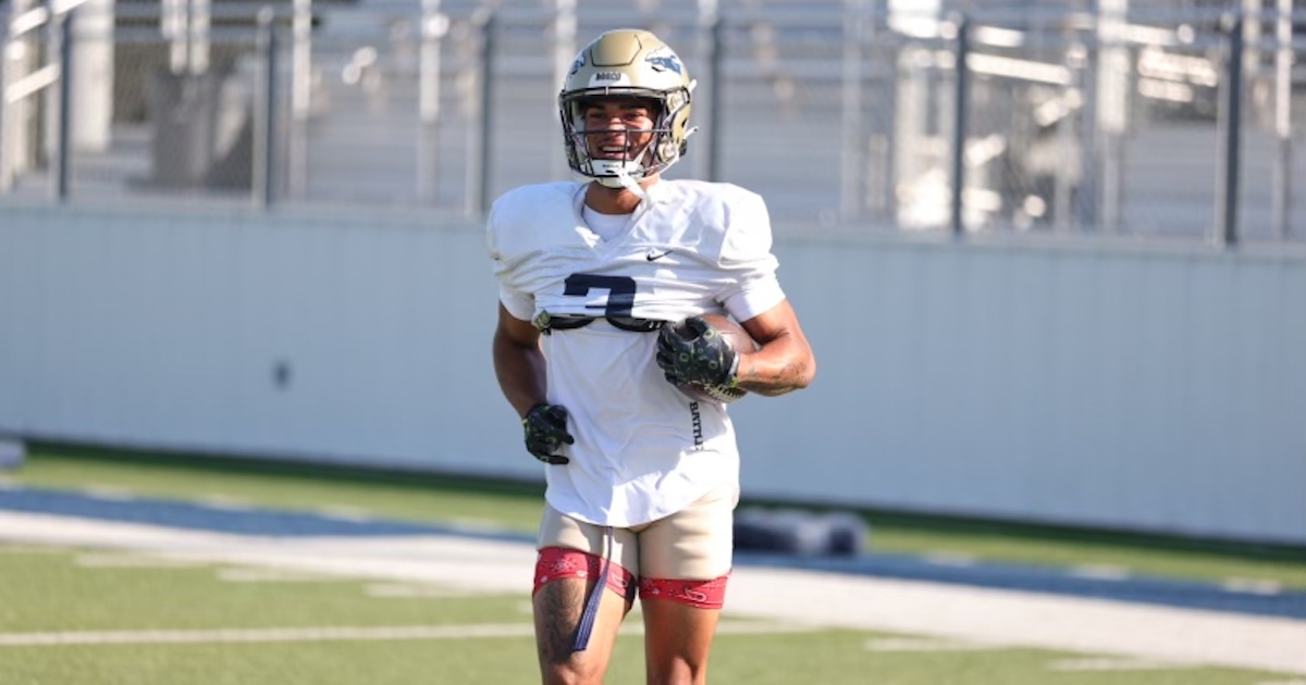 Louisville 4star commit DeAndre Moore is seriously considering Texas