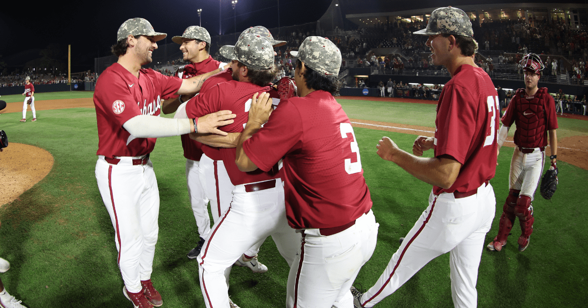 Alabama baseball blanks Boston College to advance to Supers
