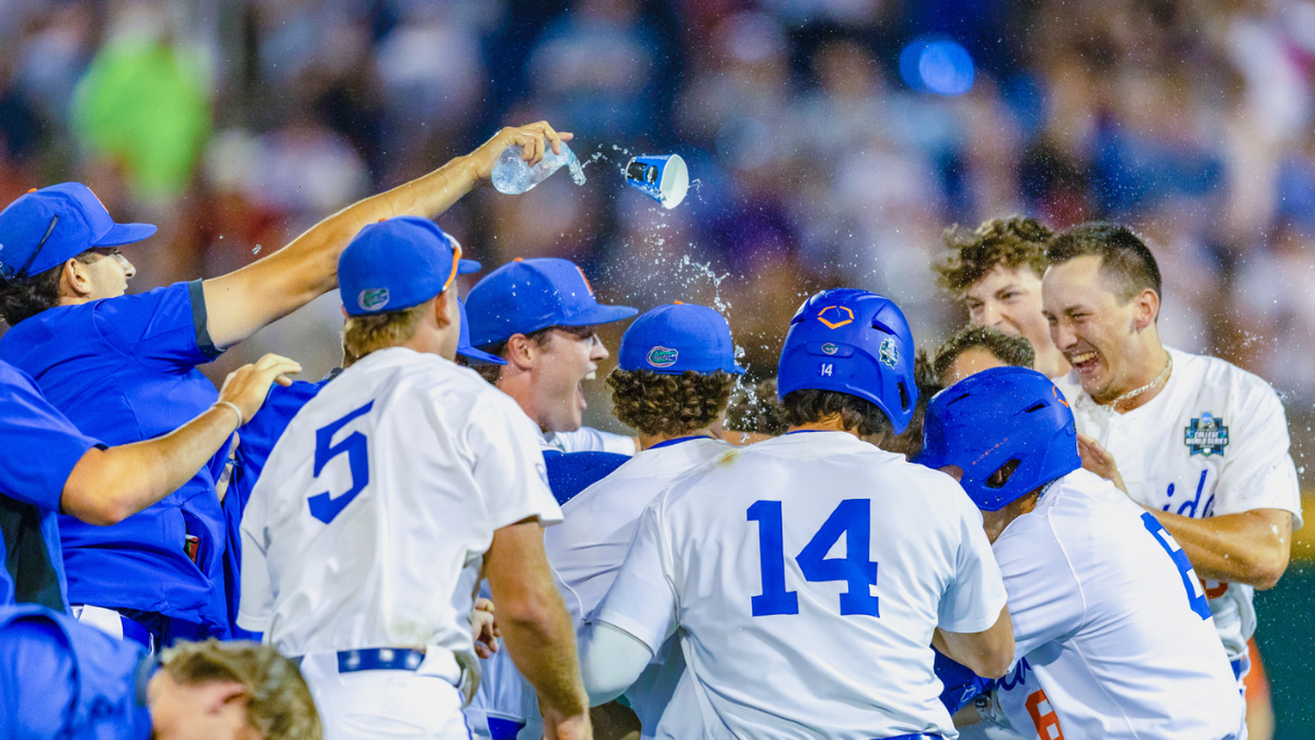 Florida baseball players describe walkoff win in Omah