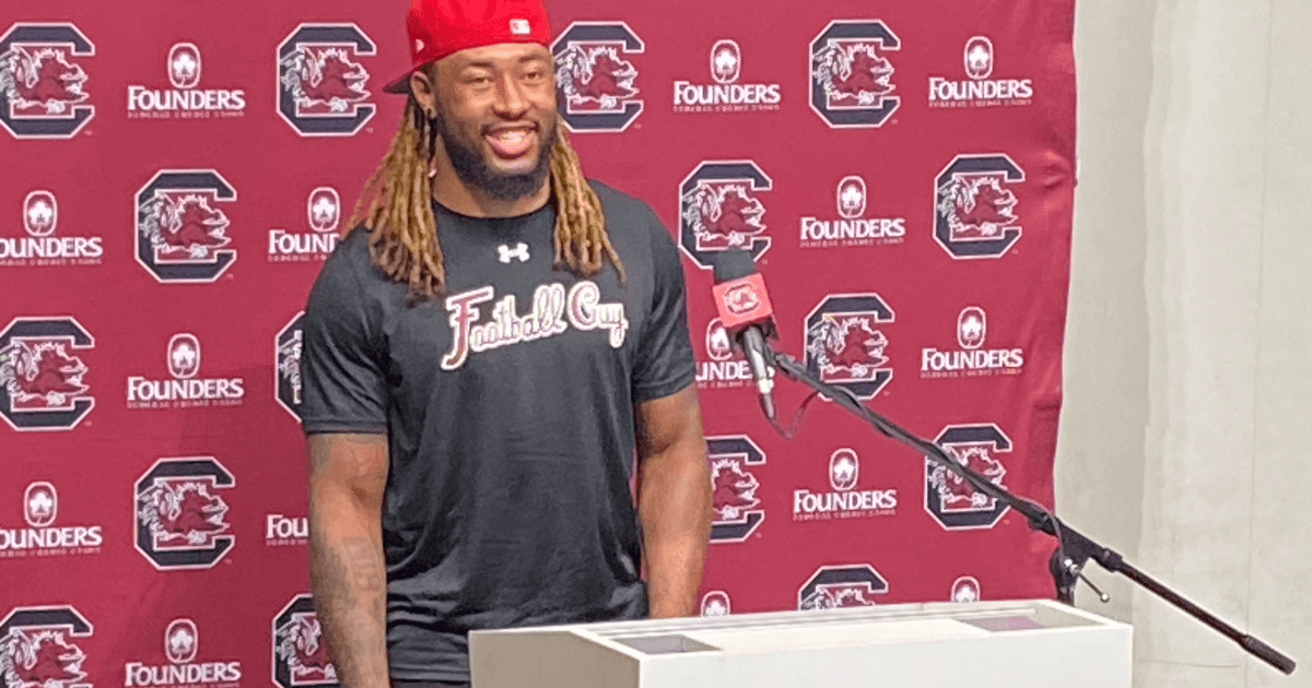 Why some South Carolina players are wearing 'Football Guy' shirts