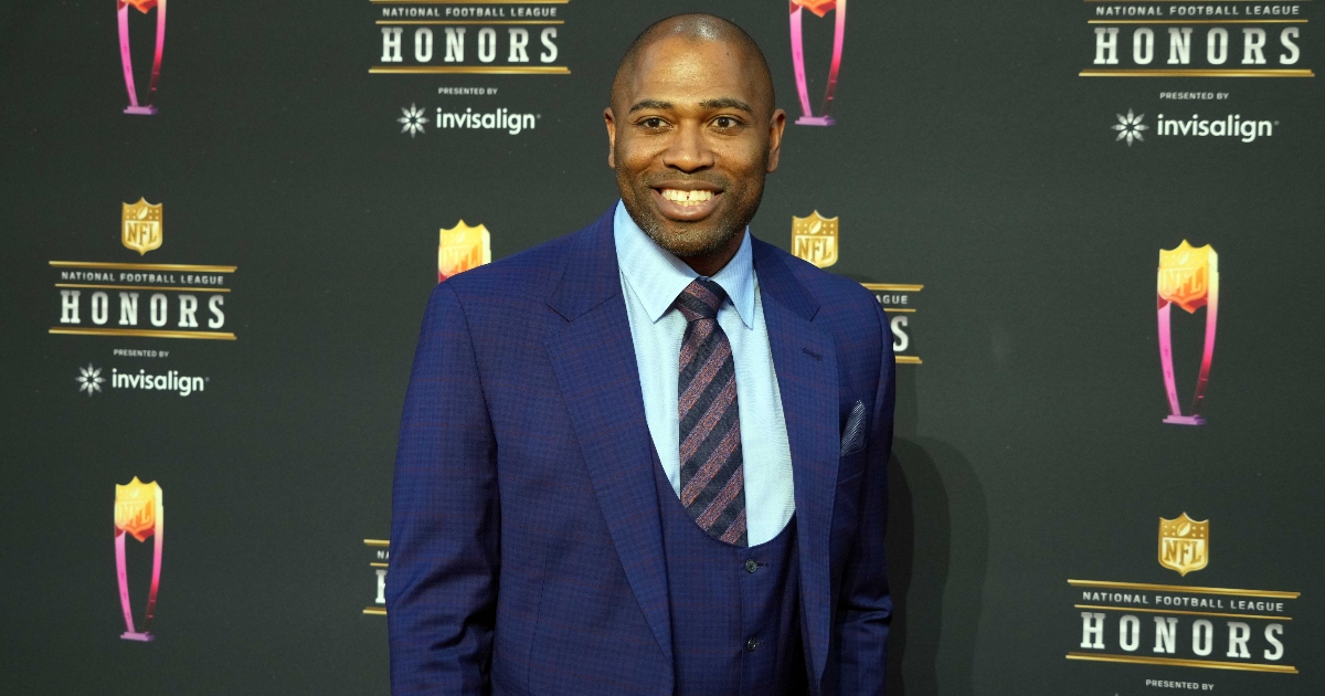 Alabama DB Caleb Downs wins Shaun Alexander Award as nation's best