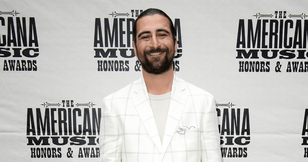 Someone took Noah Kahan's wallet and used his money at the Kentucky