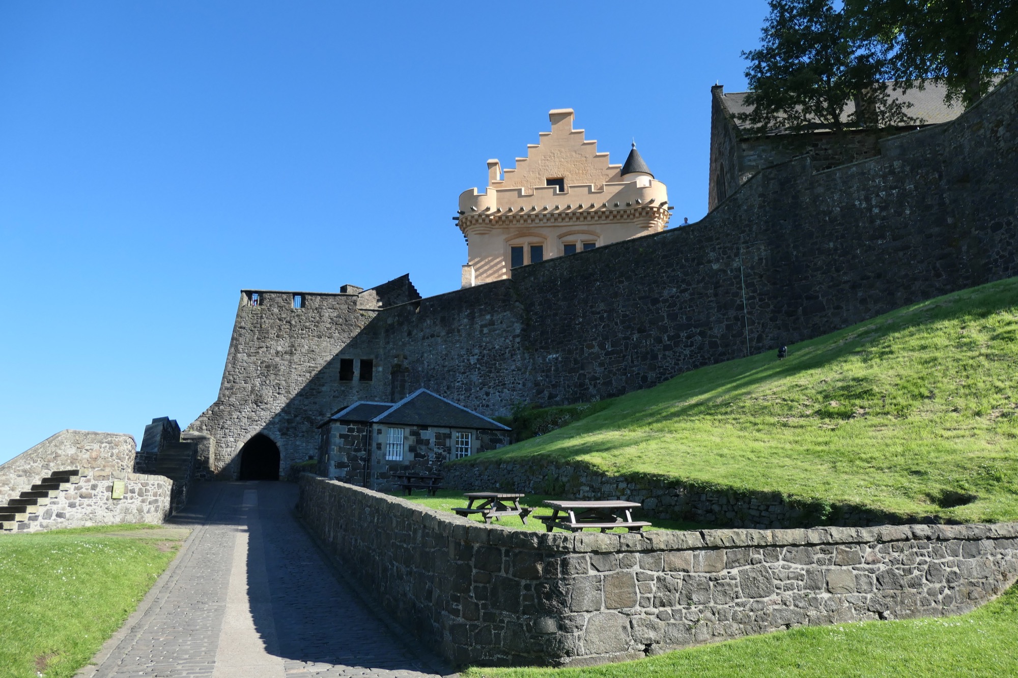 7 photos of Stirling castle plus a little history.