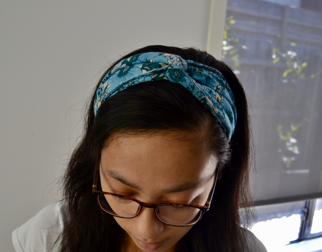DIY head wrap headband Tutorial one and twenty buttonholes