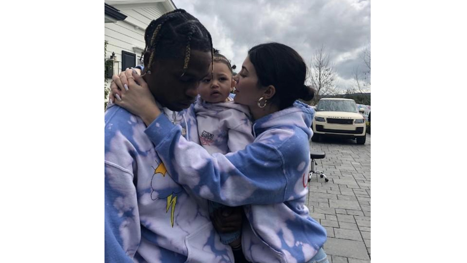 Kylie Jenner's baby loves sushi 8days