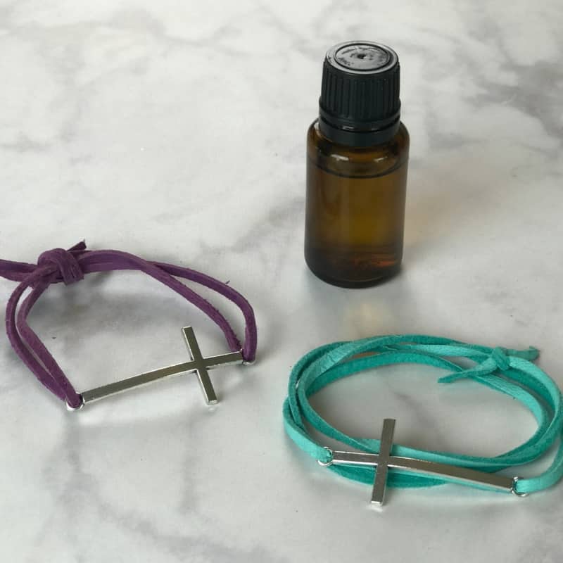 15 Favorite Essential Oil Blends for Diffuser Bracelets {free printable
