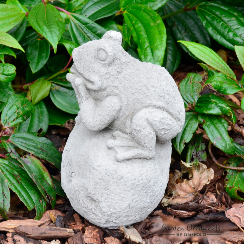 Small Frog Garden Ornament Statue Onefold Ltd