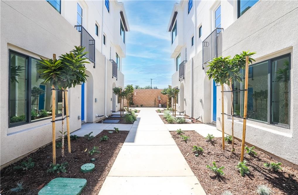 La Habra Volara New Home by Bonanni Plan 3 769,000 [ S O L D ] One