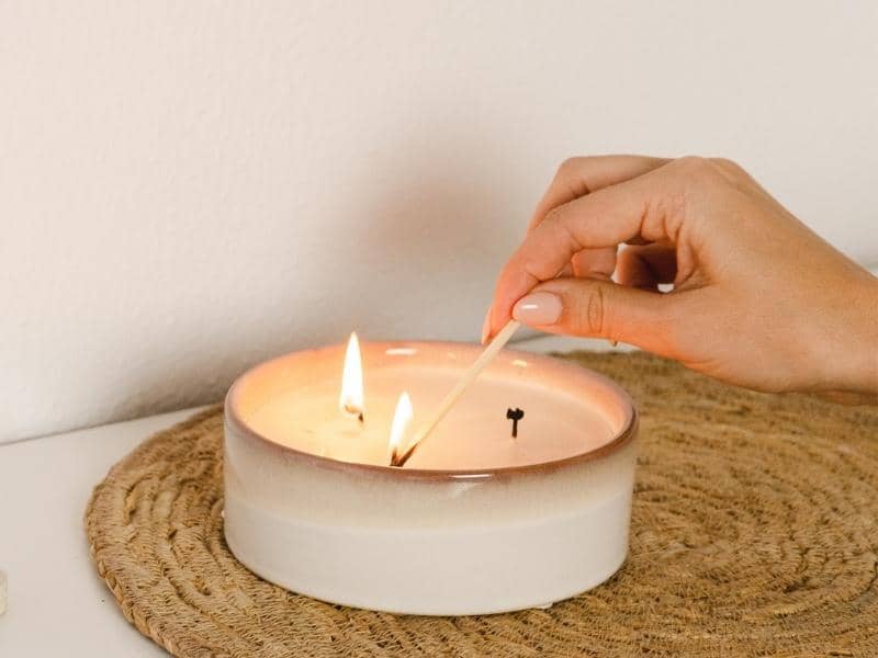 Can Candles Get Rid of Smells? (Answered) OneHappyLemon