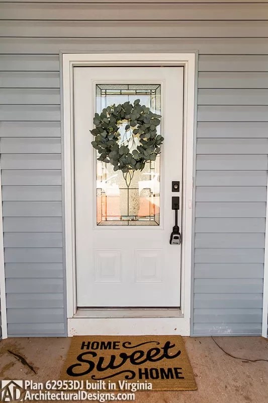 4Bedroom 1Story Ranch Home with BuiltIn Wet Bar and Fireplace in