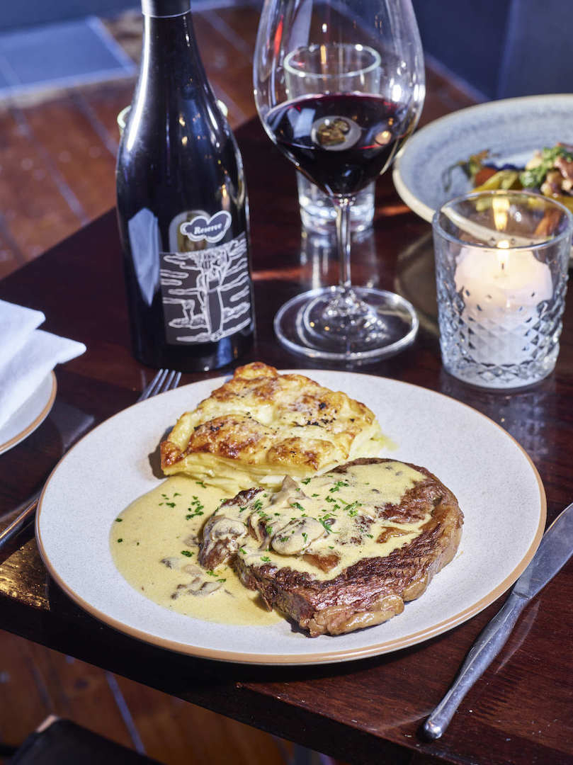 Old world charm brings gold rush era pub back to life in Geelong One Hour Out