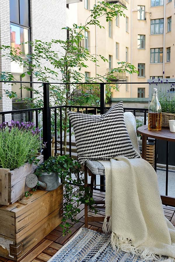 55 Super cool and breezy small balcony design ideas