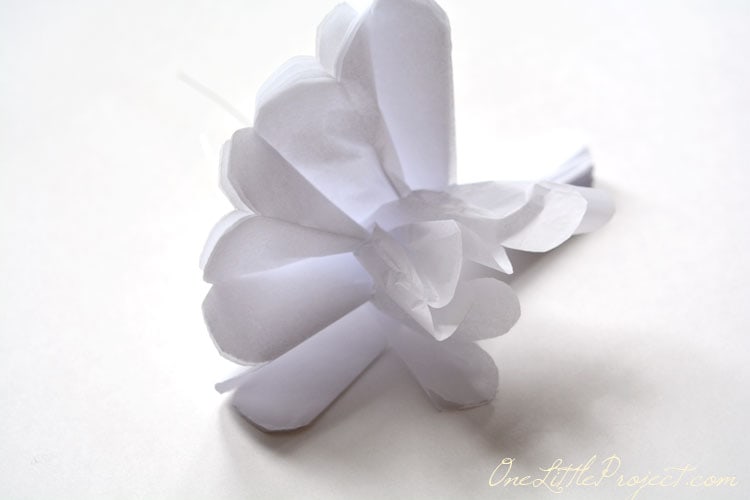 Gift wrapping with tissue paper flowers
